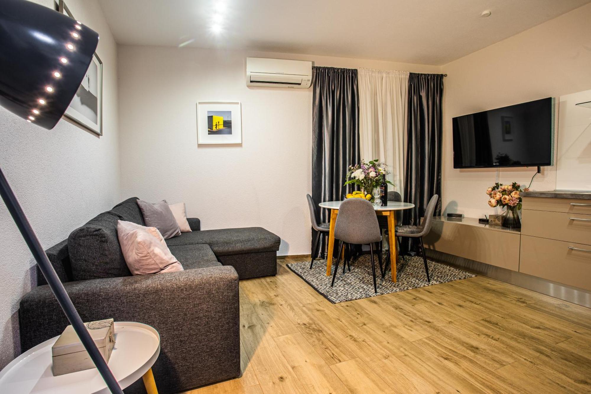 Luxusapartment Nav Podstrana Luaran gambar