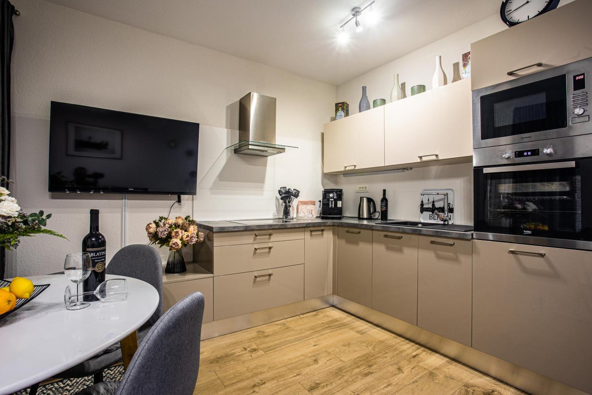Luxusapartment Nav Podstrana Luaran gambar
