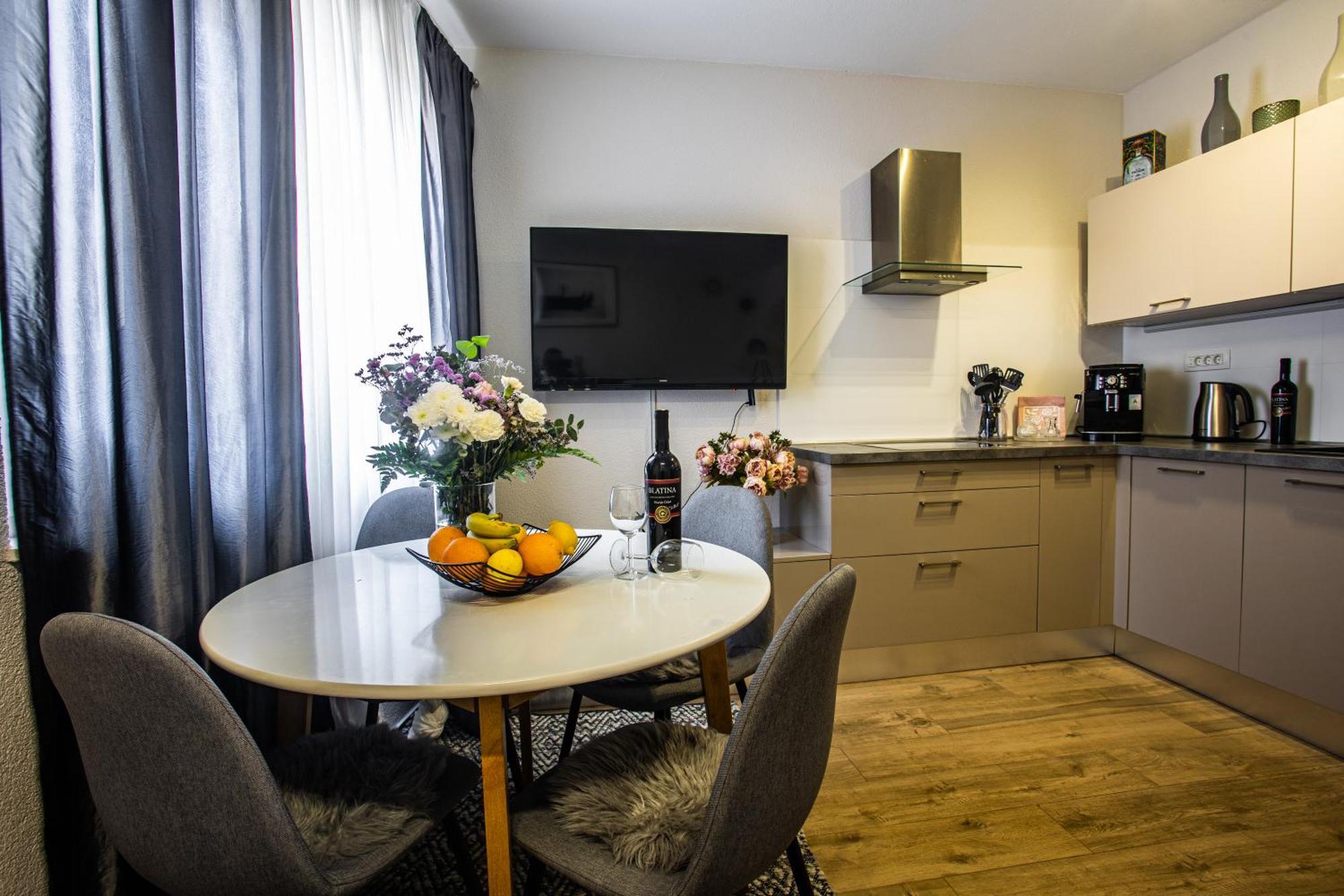Luxusapartment Nav Podstrana Luaran gambar